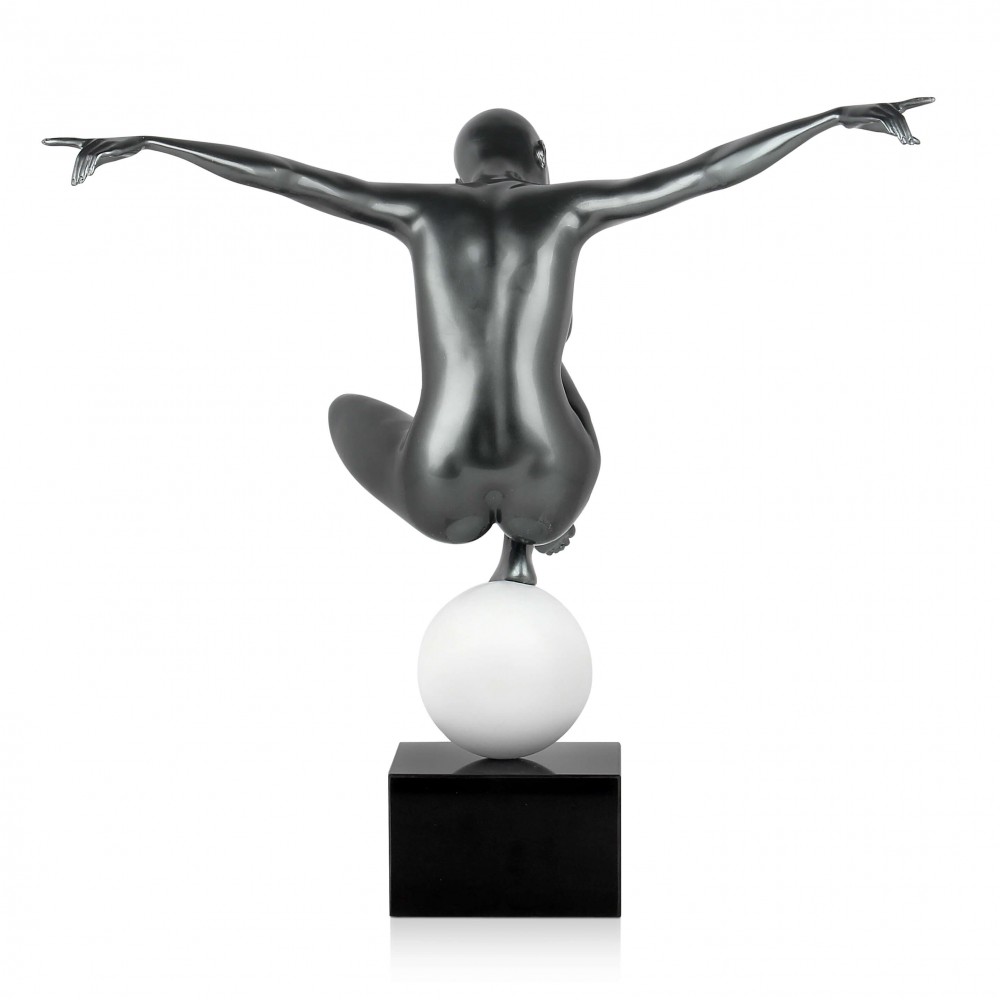 Scultura in resina Woman Sphere - immagine 4