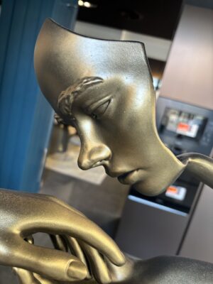 scultura-in-resina-bronzo-e-nero-l'origine-del-pensiero (5)