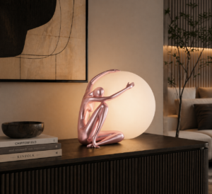 lampada-scultura-donna-su-sfera-oro-ambienti-glamour (3)