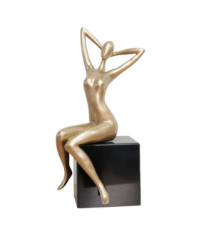 scultura-in-resina-golden-girl-ambienti-glamour-oro-nero (1)
