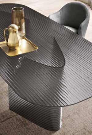 tavolo-lovely-a-botte-fisso-vetro-rigato-240-cm-bronzo-fumè-capodarte (1)